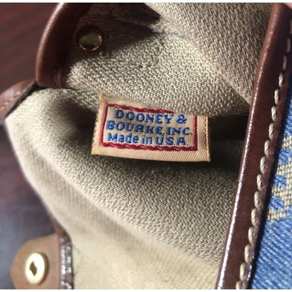 Dooney & Bourke Signature Blue Monogram Denim Detachable Strap Wristlet Wallet - Picture 5 of 6